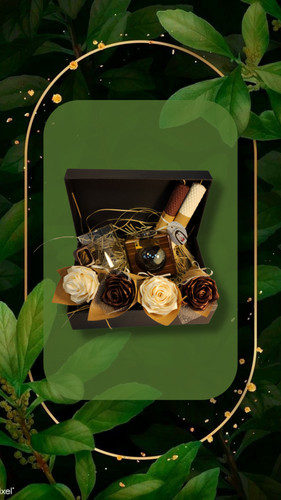 ست هدیه اقتصادی شامل ۴ عدد کل روبانی لیوان پیرکس دسته چوبی گلدان چوبی بلوری دو عدد شمع بزرگ زنبوری و هارد باکس هدیه