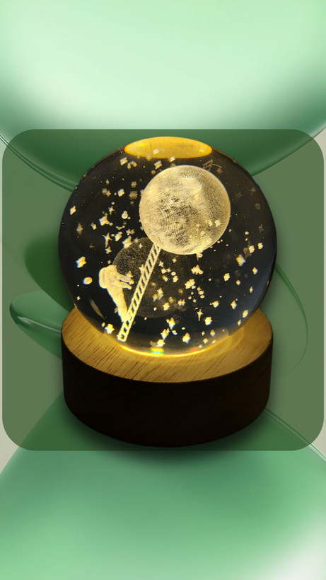 گوی کریستالی ماه